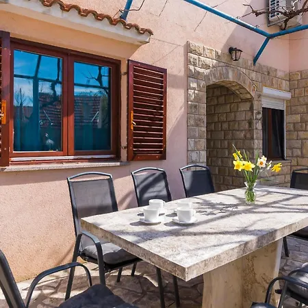 Awesome In With Jacuzzi Holiday home Tinj