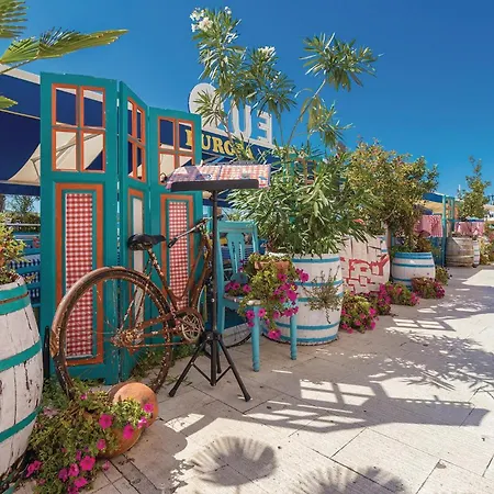 Awesome In With Jacuzzi Vakantiehuis