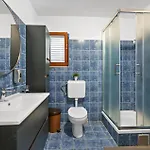 Awesome In With Jacuzzi * Tinj